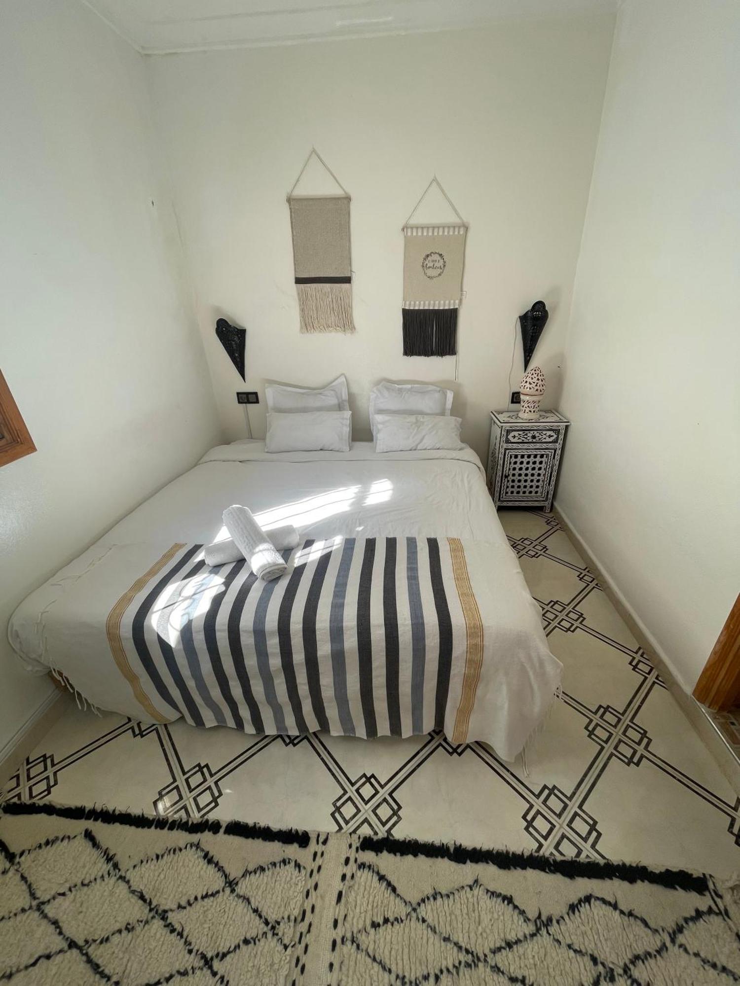 Dar El Hayet Hotel Tangier Bagian luar foto