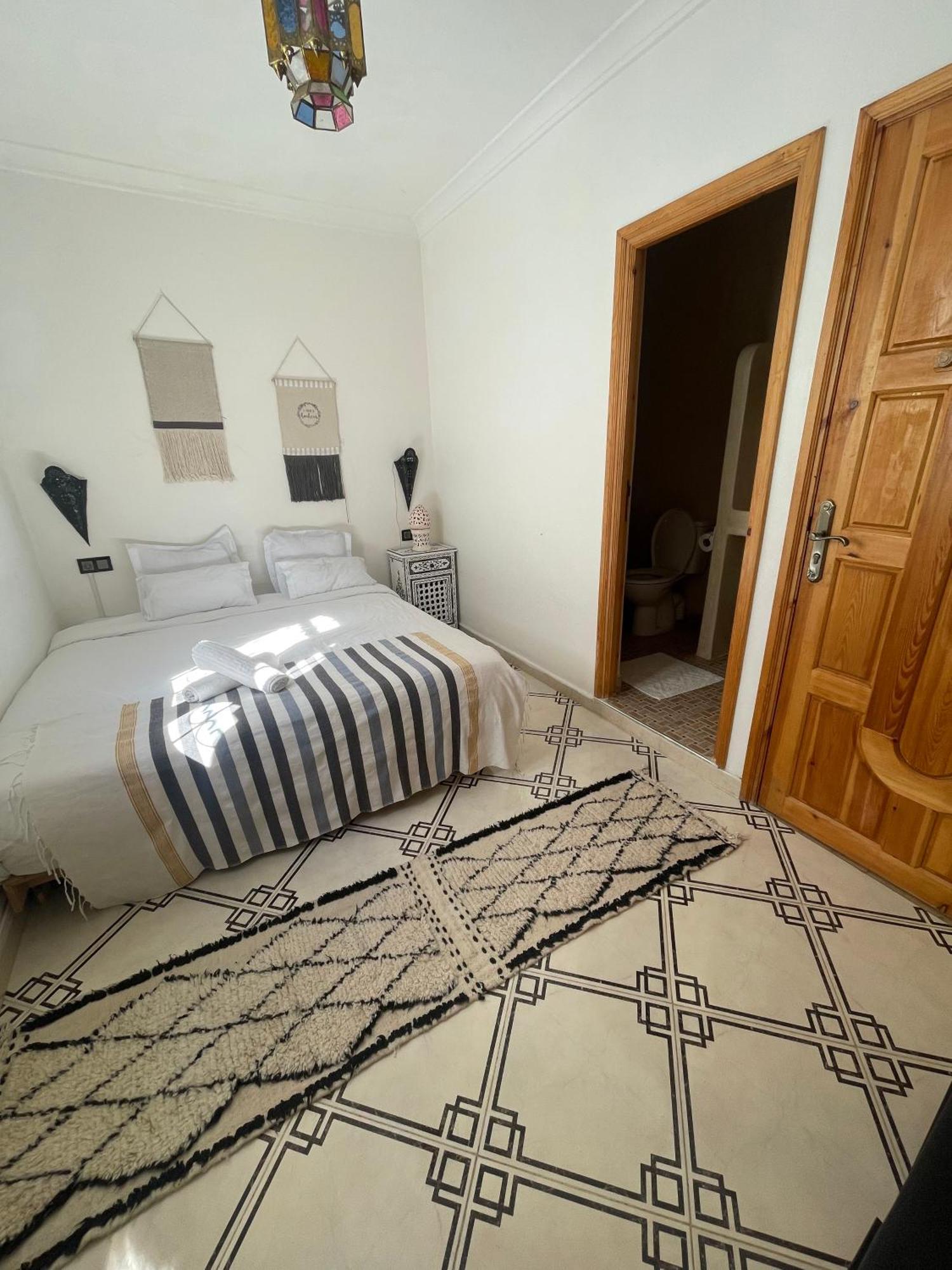 Dar El Hayet Hotel Tangier Bagian luar foto